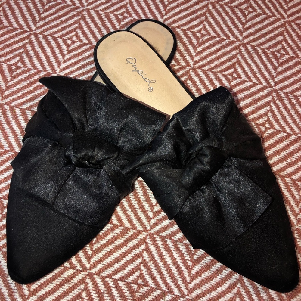 Qupid bow slip ons